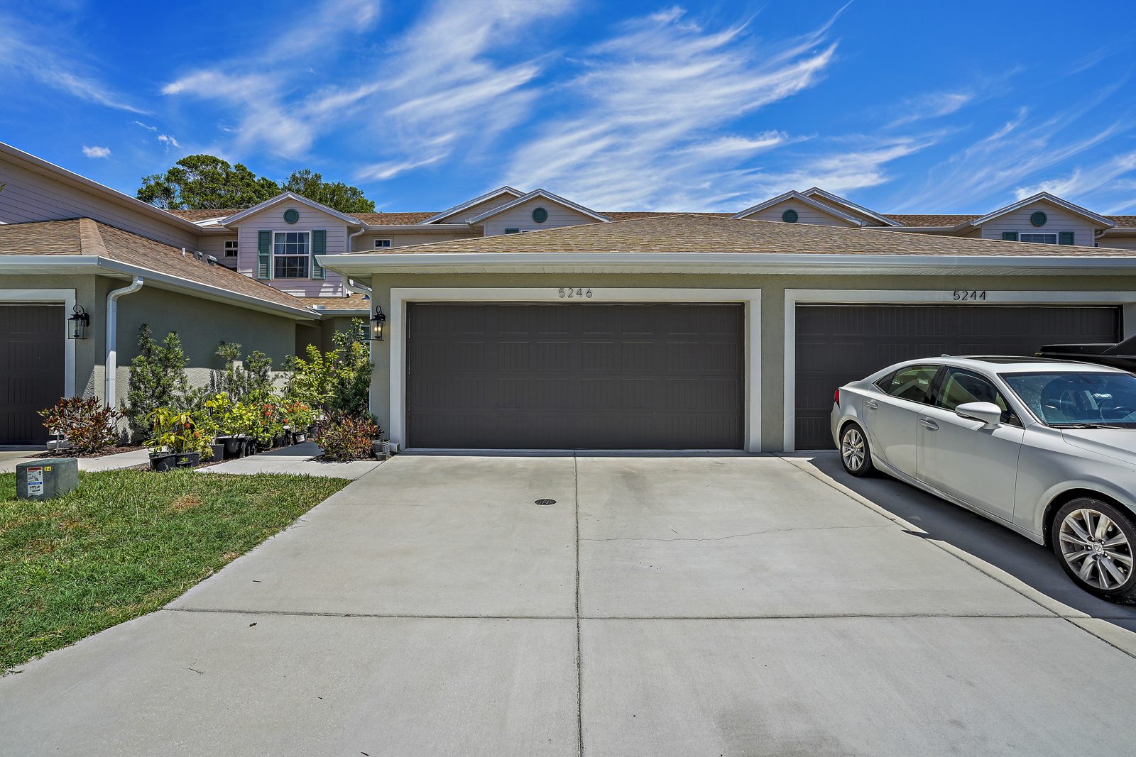 5246 Neil Dr — 2021 townhome with two-car garage, gated Heritage Oaks, St. Petersburg