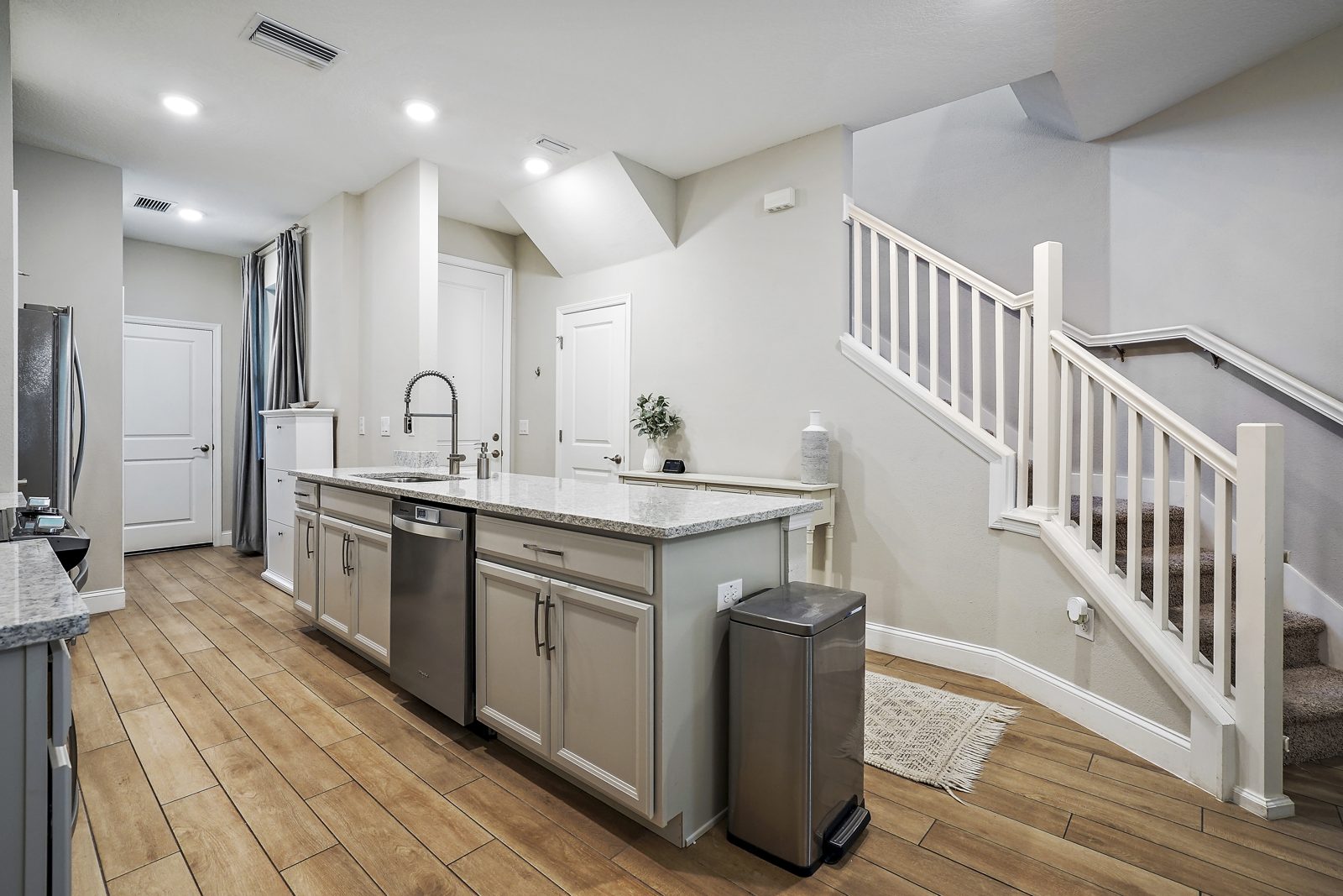 Interior, 5246 Neil Dr, St. Petersburg