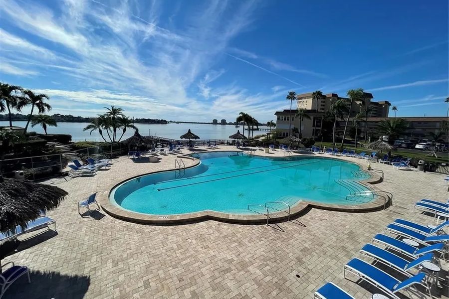 5020 Brittany Dr S #122, St. Petersburg, FL