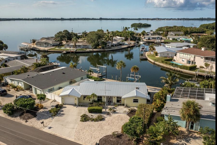 10009 Sandpiper Rd E, Bradenton, FL